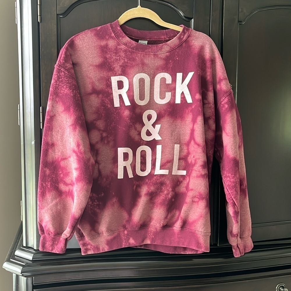 Gildan tie-dye rock and roll sweatshirt